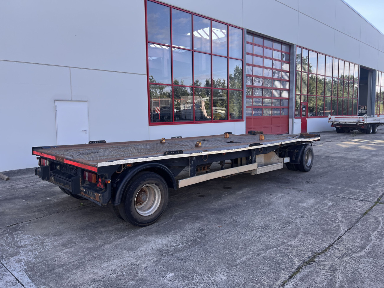 Dinkel DAC 18000 2 Achs Kombi- Anhänger für Abroll- oder Absetzmulden oder Tieflader - مقطورات مسطحة: صورة 5 Dinkel DAC 18000 2 Achs Kombi- Anhänger für Abroll- oder Absetzmulden oder Tieflader - مقطورات مسطحة: صورة 5