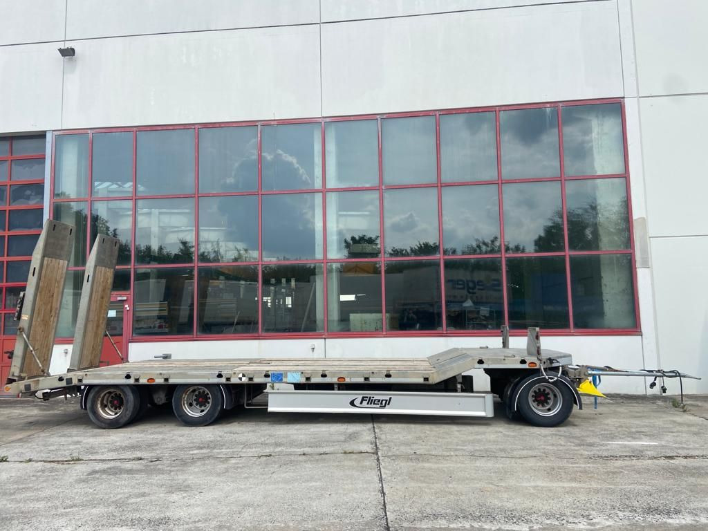 Goldhofer t3 3 Achs Tiefladeranhänger - مقطورة مسطحة منخفضة: صورة 3 Goldhofer t3 3 Achs Tiefladeranhänger - مقطورة مسطحة منخفضة: صورة 3