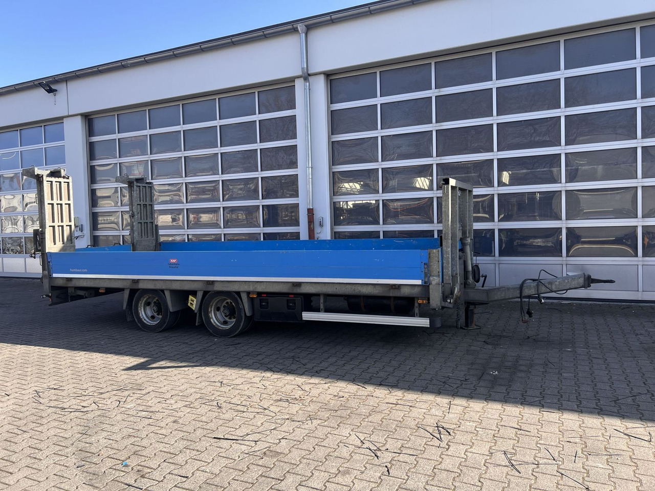 Humbaur 13,6 t Tandemtieflader - مقطورة مسطحة منخفضة: صورة 1 Humbaur 13,6 t Tandemtieflader - مقطورة مسطحة منخفضة: صورة 1