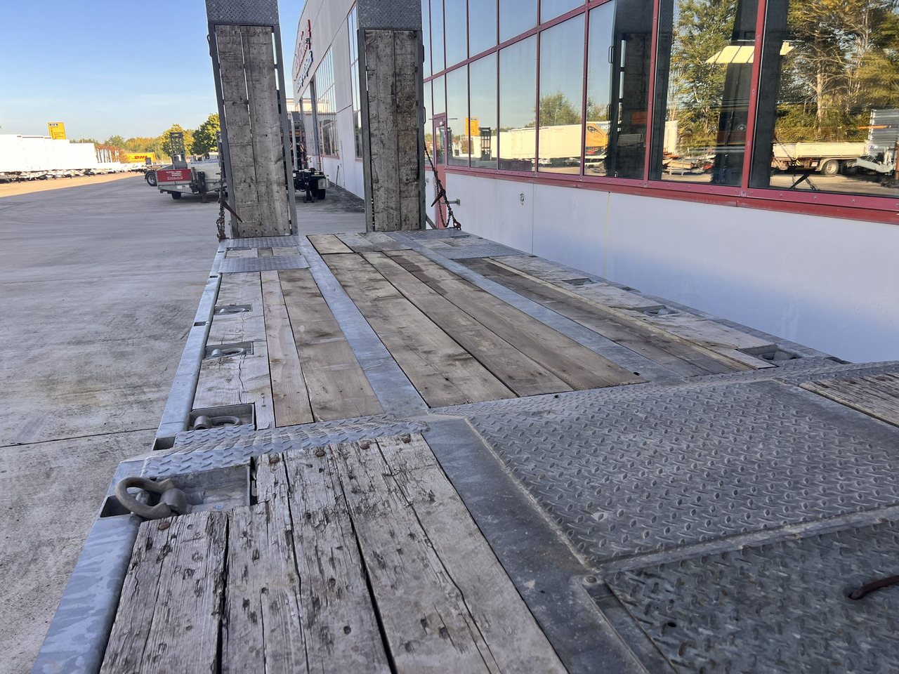 Humbaur HTD 30 3 Achs Tiefladeranhänger, verzinkt - مقطورة مسطحة منخفضة: صورة 4 Humbaur HTD 30 3 Achs Tiefladeranhänger, verzinkt - مقطورة مسطحة منخفضة: صورة 4