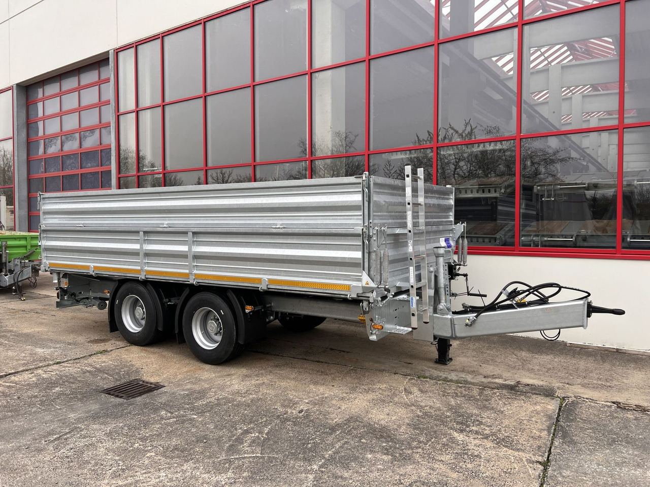 Möslein 19 t Tandem 3 Seiten Kipper TiefladerAufsatzbor - مقطورة قلاب: صورة 2 Möslein 19 t Tandem 3 Seiten Kipper TiefladerAufsatzbor - مقطورة قلاب: صورة 2