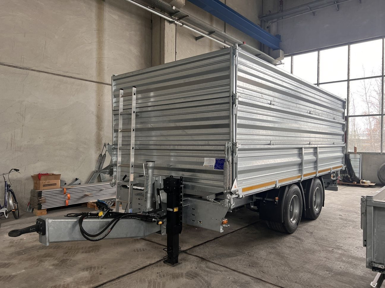 Möslein 19 t Tandem Kipper Tieflader2 x Aufsatzbordwänd - مقطورة قلاب: صورة 1 Möslein 19 t Tandem Kipper Tieflader2 x Aufsatzbordwänd - مقطورة قلاب: صورة 1