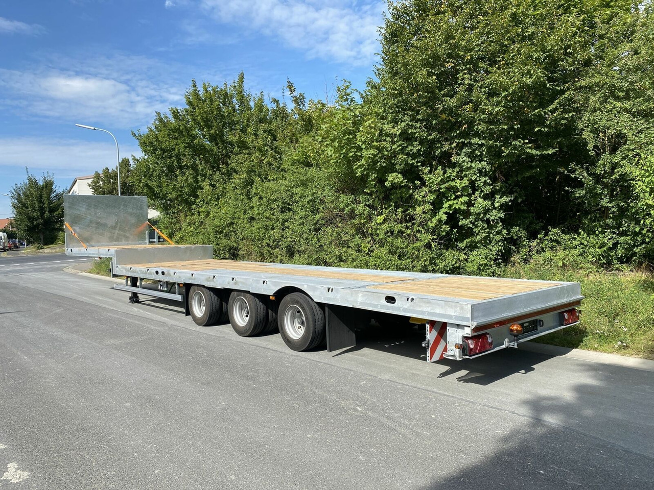 Möslein 3 Achs Tieflader für Fertigteile, Maschinen, Co - نصف مقطورة مسطحة: صورة 2 Möslein 3 Achs Tieflader für Fertigteile, Maschinen, Co - نصف مقطورة مسطحة: صورة 2