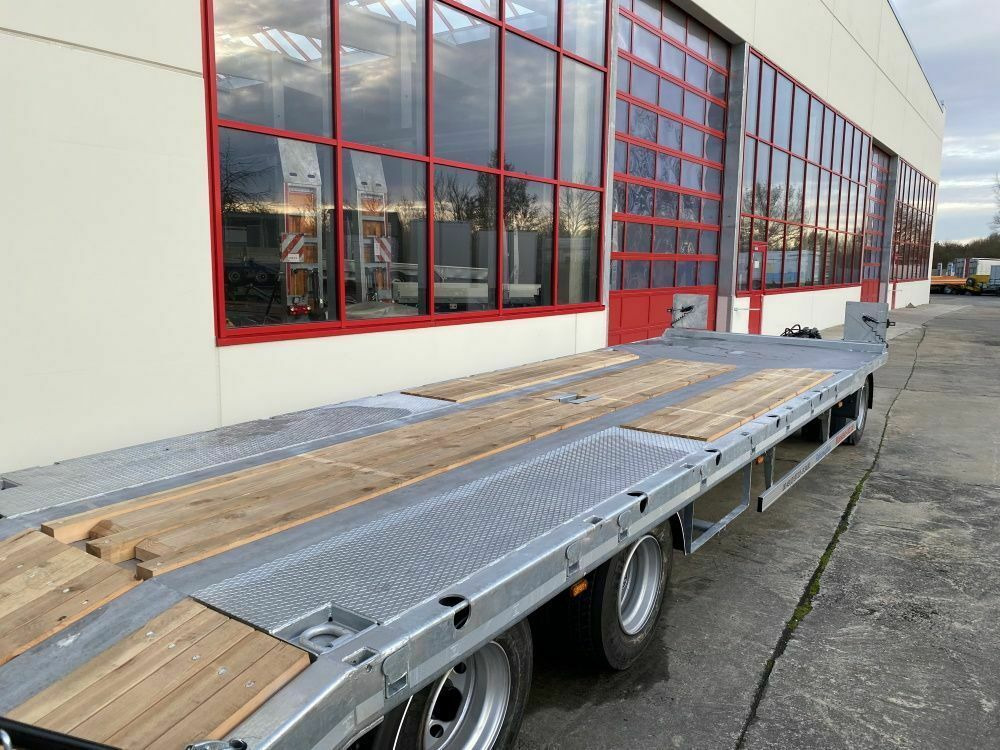 Möslein 3 Achs Tieflader mit gerader Ladefläche 8,10 m, - مقطورة مسطحة منخفضة: صورة 4 Möslein 3 Achs Tieflader mit gerader Ladefläche 8,10 m, - مقطورة مسطحة منخفضة: صورة 4