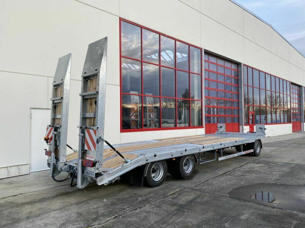 Möslein 3 Achs Tieflader mit gerader Ladefläche 8,10 m, - مقطورة مسطحة منخفضة: صورة 3 Möslein 3 Achs Tieflader mit gerader Ladefläche 8,10 m, - مقطورة مسطحة منخفضة: صورة 3