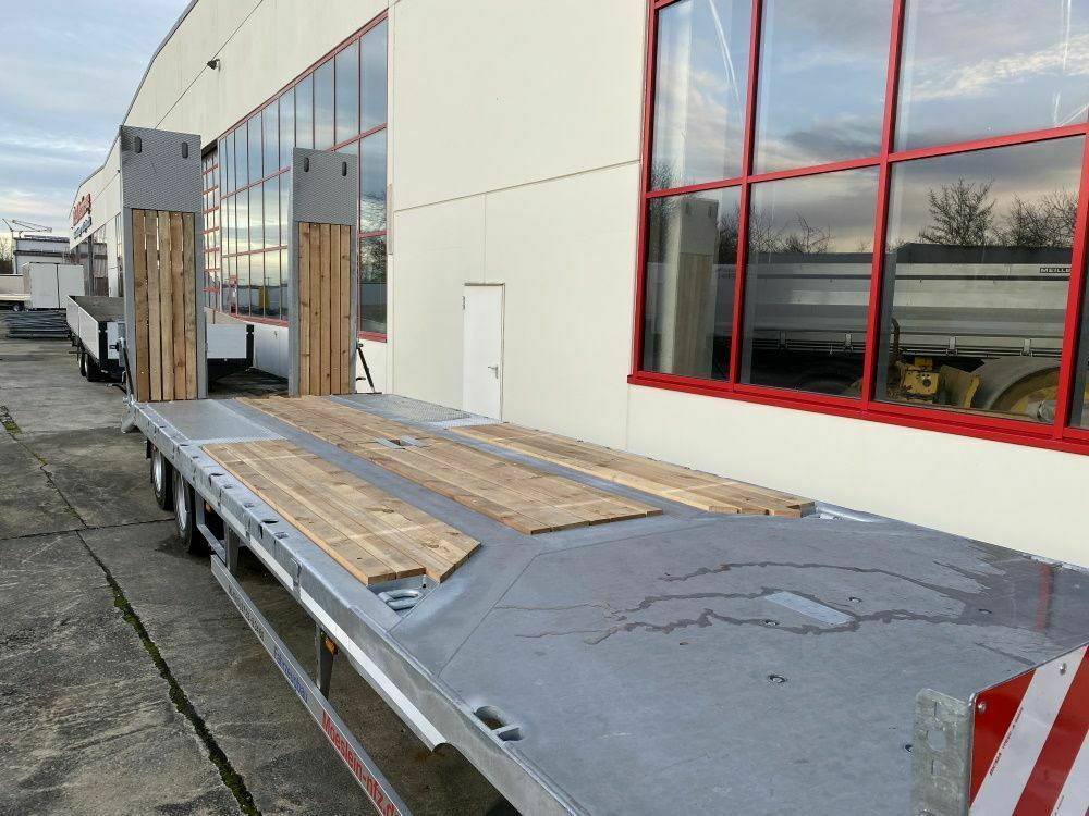 Möslein 3 Achs Tieflader mit gerader Ladefläche 9 m, Ne - مقطورة مسطحة منخفضة: صورة 2 Möslein 3 Achs Tieflader mit gerader Ladefläche 9 m, Ne - مقطورة مسطحة منخفضة: صورة 2