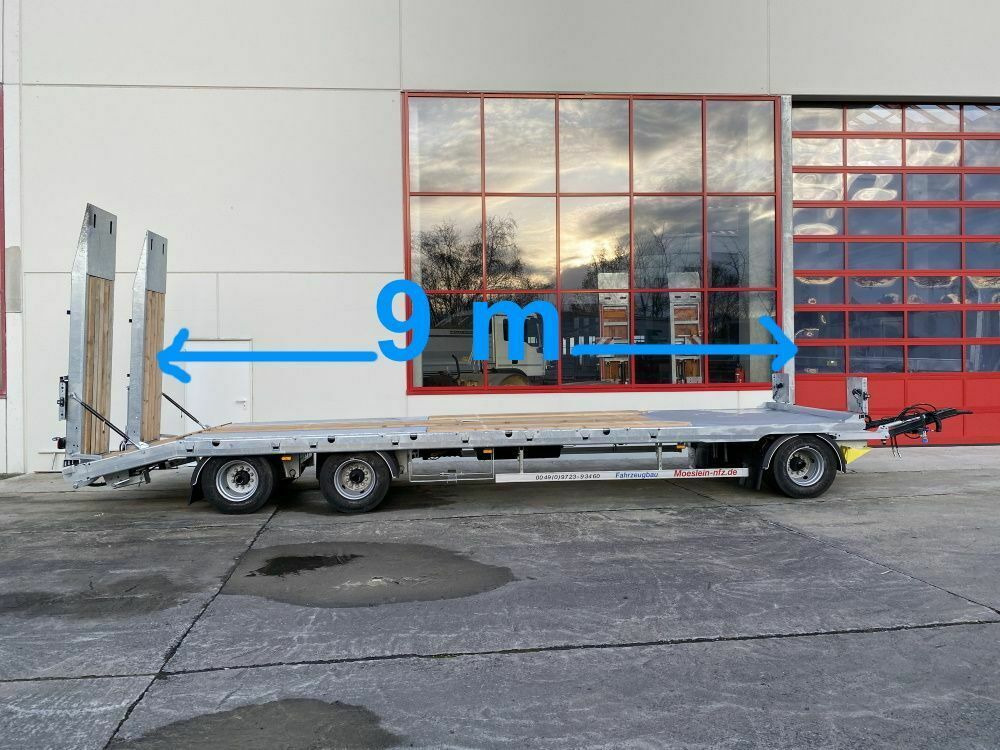 Möslein 3 Achs Tieflader mit gerader Ladefläche 9 m, Ne - مقطورة مسطحة منخفضة: صورة 1 Möslein 3 Achs Tieflader mit gerader Ladefläche 9 m, Ne - مقطورة مسطحة منخفضة: صورة 1