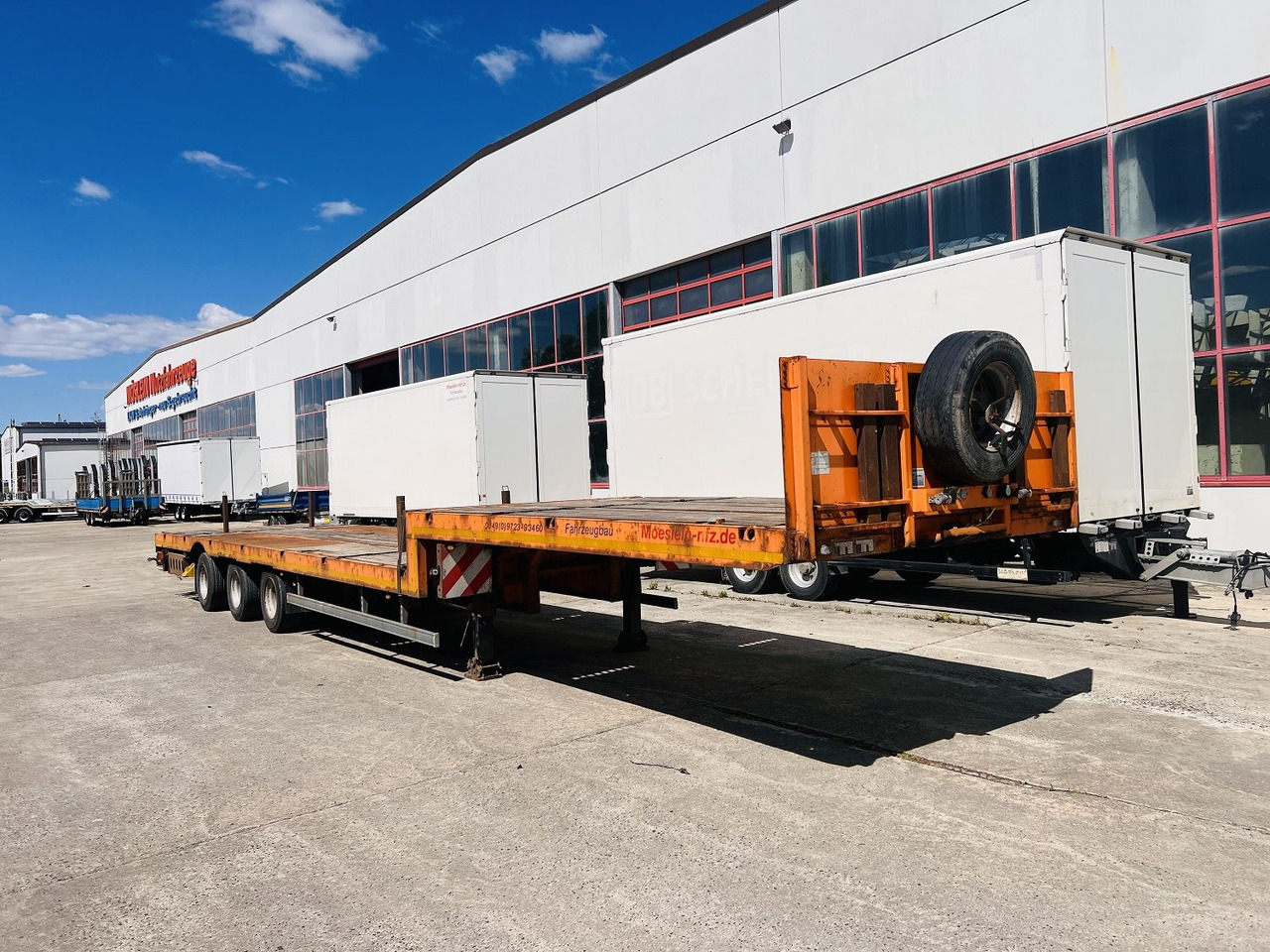 Möslein STO 3 Schwebheim 3 Achs Satteltieflader Plato 45 t GGfür Fertigteile, Baumaschinen oder Container - عربة منخفضة مسطحة نصف مقطورة: صورة 3 Möslein STO 3 Schwebheim 3 Achs Satteltieflader Plato 45 t GGfür Fertigteile, Baumaschinen oder Container - عربة منخفضة مسطحة نصف مقطورة: صورة 3