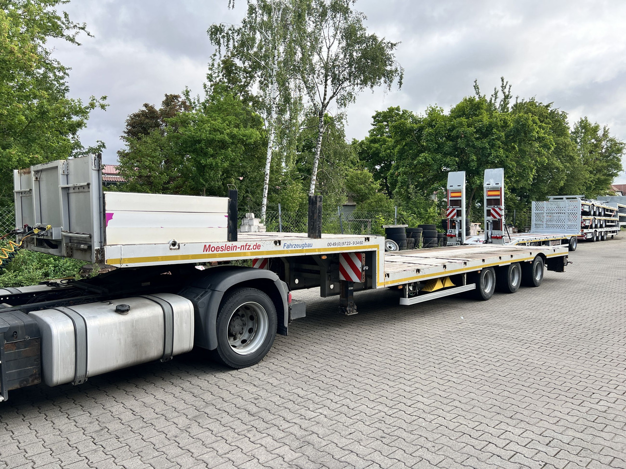 Möslein STO 3 Schwebheim 3 Achs Satteltieflader - عربة منخفضة مسطحة نصف مقطورة: صورة 3 Möslein STO 3 Schwebheim 3 Achs Satteltieflader - عربة منخفضة مسطحة نصف مقطورة: صورة 3