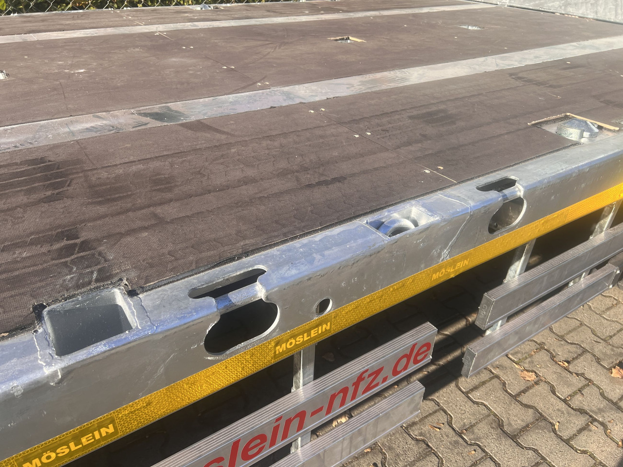 Möslein T 3 Plato 9 m 3 Achs Jumbo- Plato- Anhänger 9 m, Mega - مقطورات مسطحة: صورة 3 Möslein T 3 Plato 9 m 3 Achs Jumbo- Plato- Anhänger 9 m, Mega - مقطورات مسطحة: صورة 3