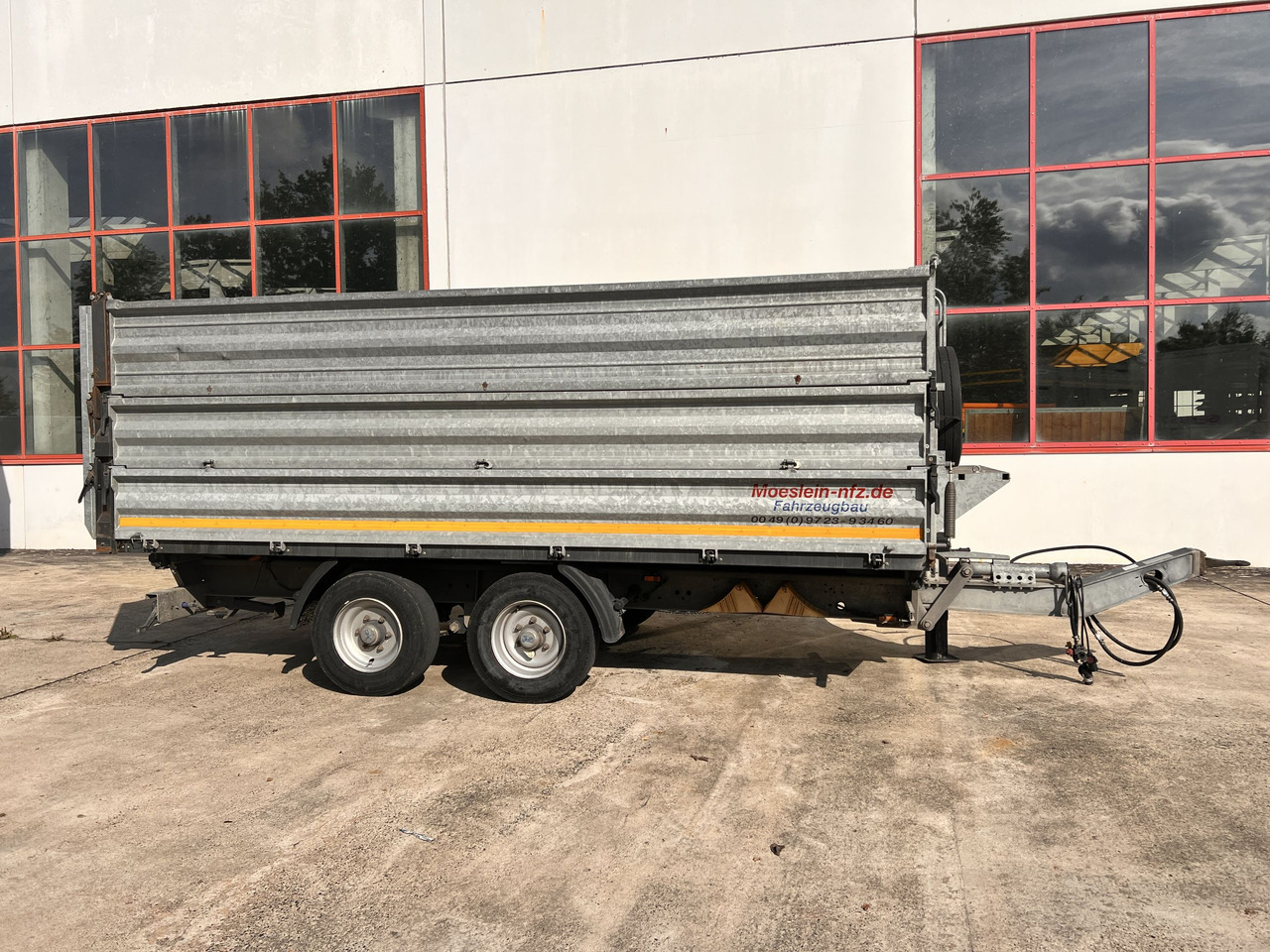 Möslein TDS 13 Schwebheim 13 t Tandemkipper- Tieflader, Aufsatzbordwände - مقطورة قلاب: صورة 1 Möslein TDS 13 Schwebheim 13 t Tandemkipper- Tieflader, Aufsatzbordwände - مقطورة قلاب: صورة 1