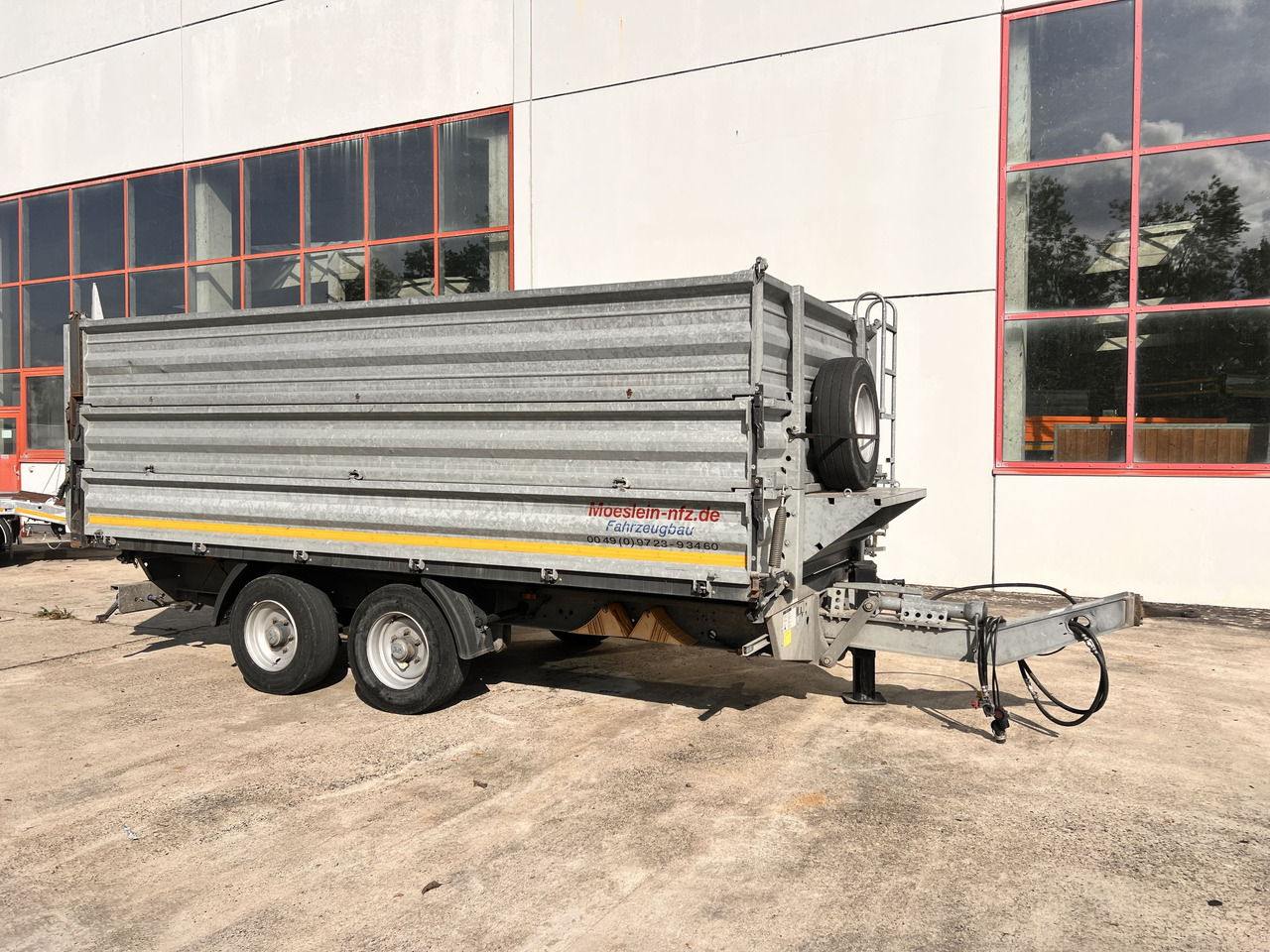 Möslein TDS 13 Schwebheim 13 t Tandemkipper- Tieflader, Aufsatzbordwände - مقطورة قلاب: صورة 4 Möslein TDS 13 Schwebheim 13 t Tandemkipper- Tieflader, Aufsatzbordwände - مقطورة قلاب: صورة 4
