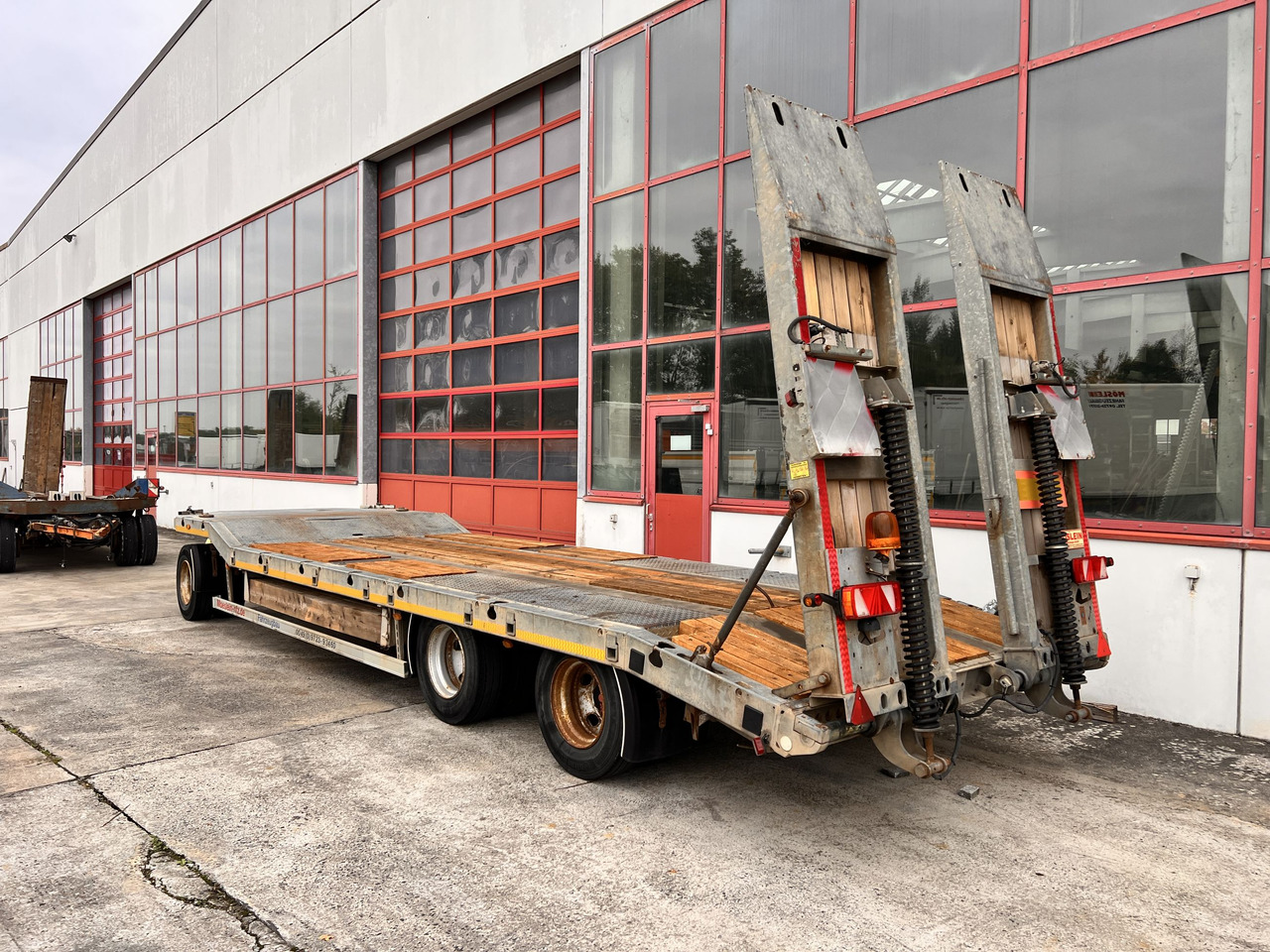 Möslein TF3 Schwebheim 3 Achs Tiefladeranhänger - مقطورة مسطحة منخفضة: صورة 3 Möslein TF3 Schwebheim 3 Achs Tiefladeranhänger - مقطورة مسطحة منخفضة: صورة 3