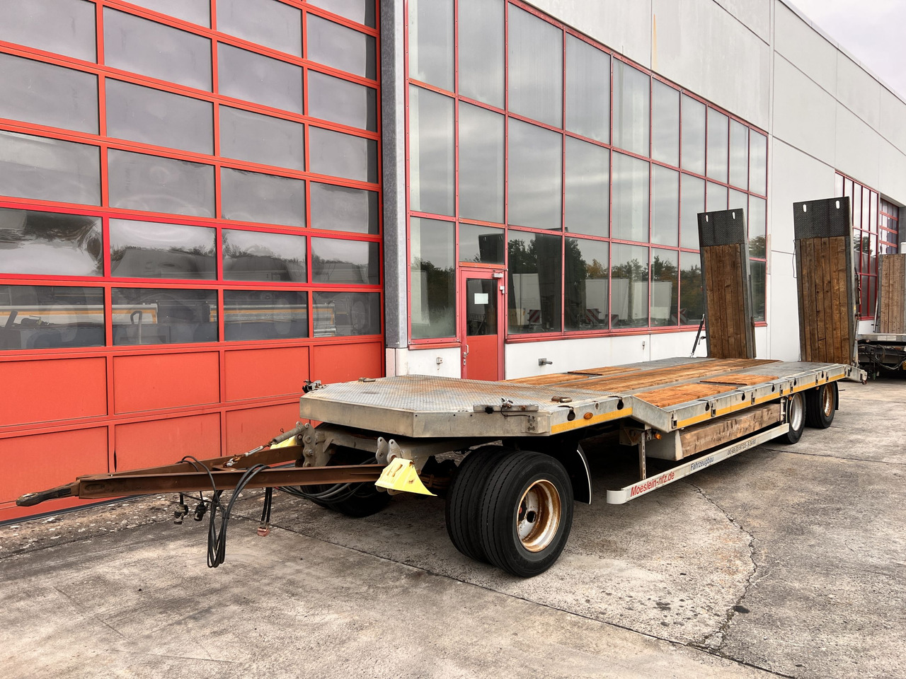 Möslein TF3 Schwebheim 3 Achs Tiefladeranhänger - مقطورة مسطحة منخفضة: صورة 4 Möslein TF3 Schwebheim 3 Achs Tiefladeranhänger - مقطورة مسطحة منخفضة: صورة 4