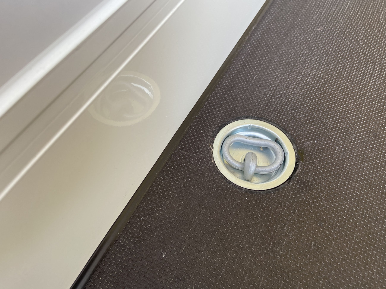 Möslein TK0105D-L Weiß Tandem Koffer, Ladebordwand 1,5 t + DurchladbarNeufahrzeug -- - مقطورة صندوق مغلق: صورة 5 Möslein TK0105D-L Weiß Tandem Koffer, Ladebordwand 1,5 t + DurchladbarNeufahrzeug -- - مقطورة صندوق مغلق: صورة 5