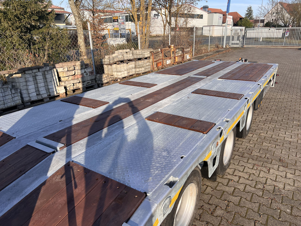 جديدة مقطورة مسطحة منخفضة لنقل المعدات الثقيلة Möslein TT 34 Zugrohr Gerade 34 t GG Tridem- Tieflader 3 Achs, gelenktNeufahrzeug: صورة 10 جديدة مقطورة مسطحة منخفضة لنقل المعدات الثقيلة Möslein TT 34 Zugrohr Gerade 34 t GG Tridem- Tieflader 3 Achs, gelenktNeufahrzeug: صورة 10