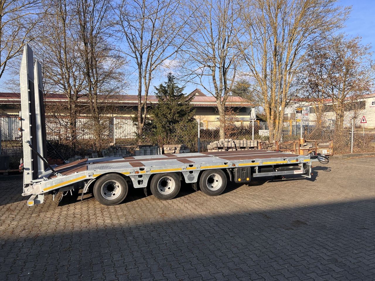 جديدة مقطورة مسطحة منخفضة لنقل المعدات الثقيلة Möslein TT 34 Zugrohr Gerade 34 t GG Tridem- Tieflader 3 Achs, gelenktNeufahrzeug: صورة 9 جديدة مقطورة مسطحة منخفضة لنقل المعدات الثقيلة Möslein TT 34 Zugrohr Gerade 34 t GG Tridem- Tieflader 3 Achs, gelenktNeufahrzeug: صورة 9