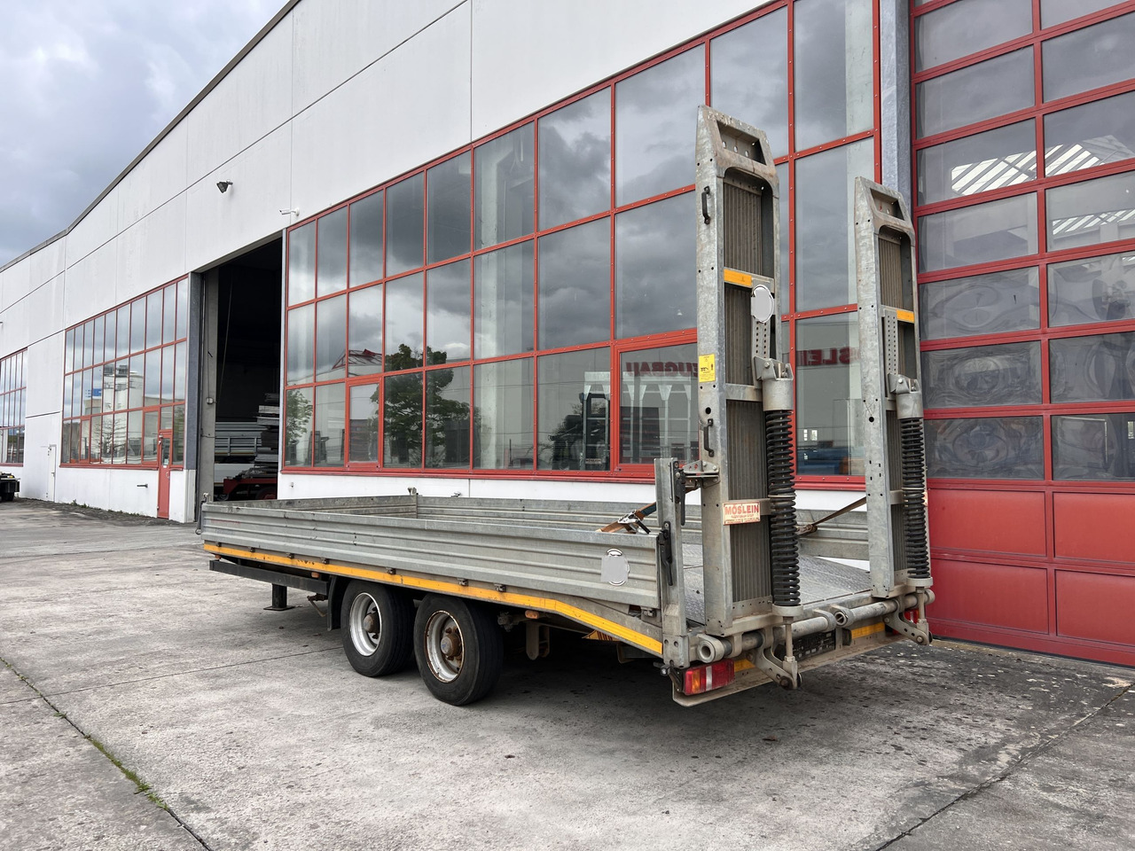 Möslein TTS 13 Schwebheim 13 t Tandemtieflader - مقطورة مسطحة منخفضة: صورة 5 Möslein TTS 13 Schwebheim 13 t Tandemtieflader - مقطورة مسطحة منخفضة: صورة 5