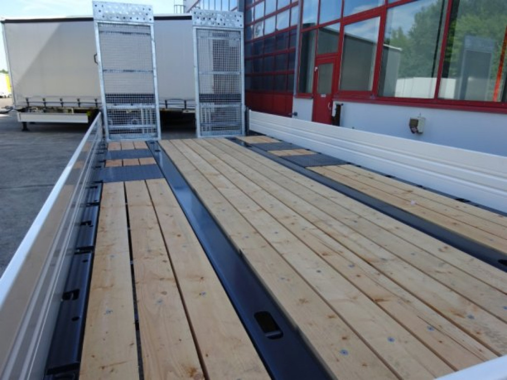 Möslein TTT 13 6,2 BR Weiß Neuer 13 t GG Tandemtieflader mit Breiten Rampen - مقطورة مسطحة منخفضة: صورة 3 Möslein TTT 13 6,2 BR Weiß Neuer 13 t GG Tandemtieflader mit Breiten Rampen - مقطورة مسطحة منخفضة: صورة 3