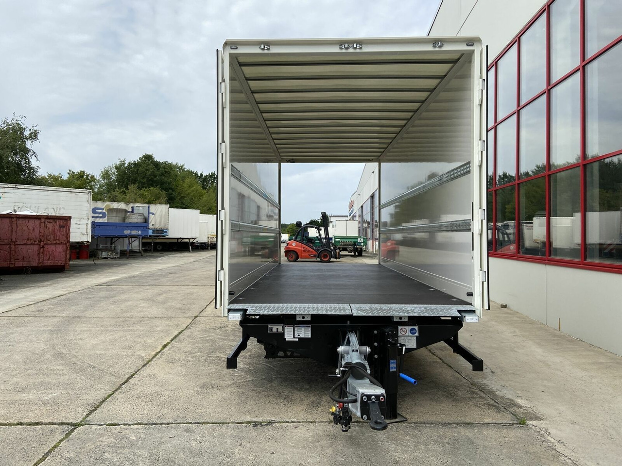 Möslein Tandem- Koffer, Durchladbar, -- Neufahrzeug -- - مقطورة صندوق مغلق: صورة 3 Möslein Tandem- Koffer, Durchladbar, -- Neufahrzeug -- - مقطورة صندوق مغلق: صورة 3