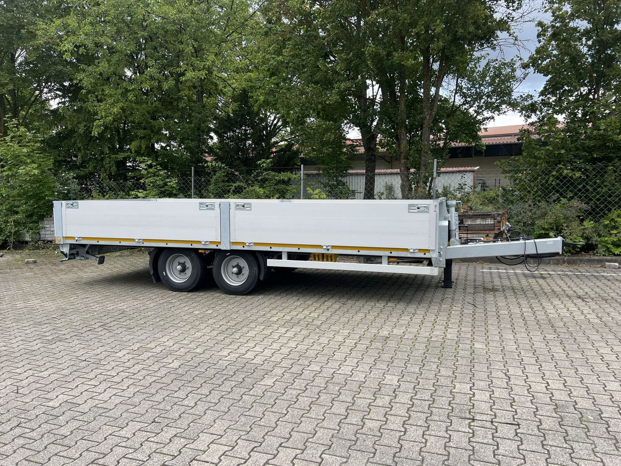 Möslein Tandem Pritsche- Tieflader mit Rungentaschen - مقطورات مسطحة: صورة 3 Möslein Tandem Pritsche- Tieflader mit Rungentaschen - مقطورات مسطحة: صورة 3
