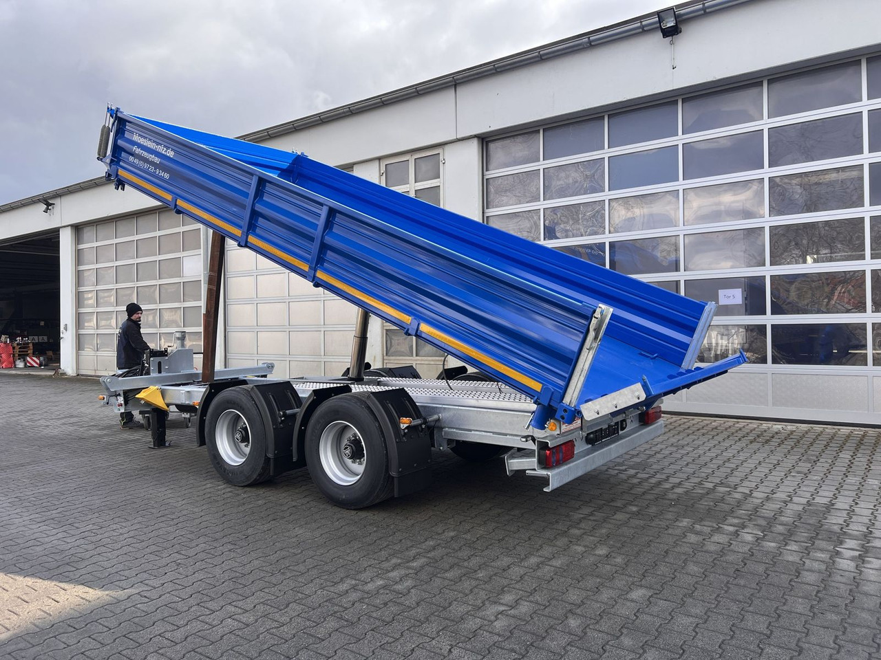 Möslein neuer 19 t Tandemkipper- Tieflader hydraulische - مقطورة قلاب: صورة 5 Möslein neuer 19 t Tandemkipper- Tieflader hydraulische - مقطورة قلاب: صورة 5