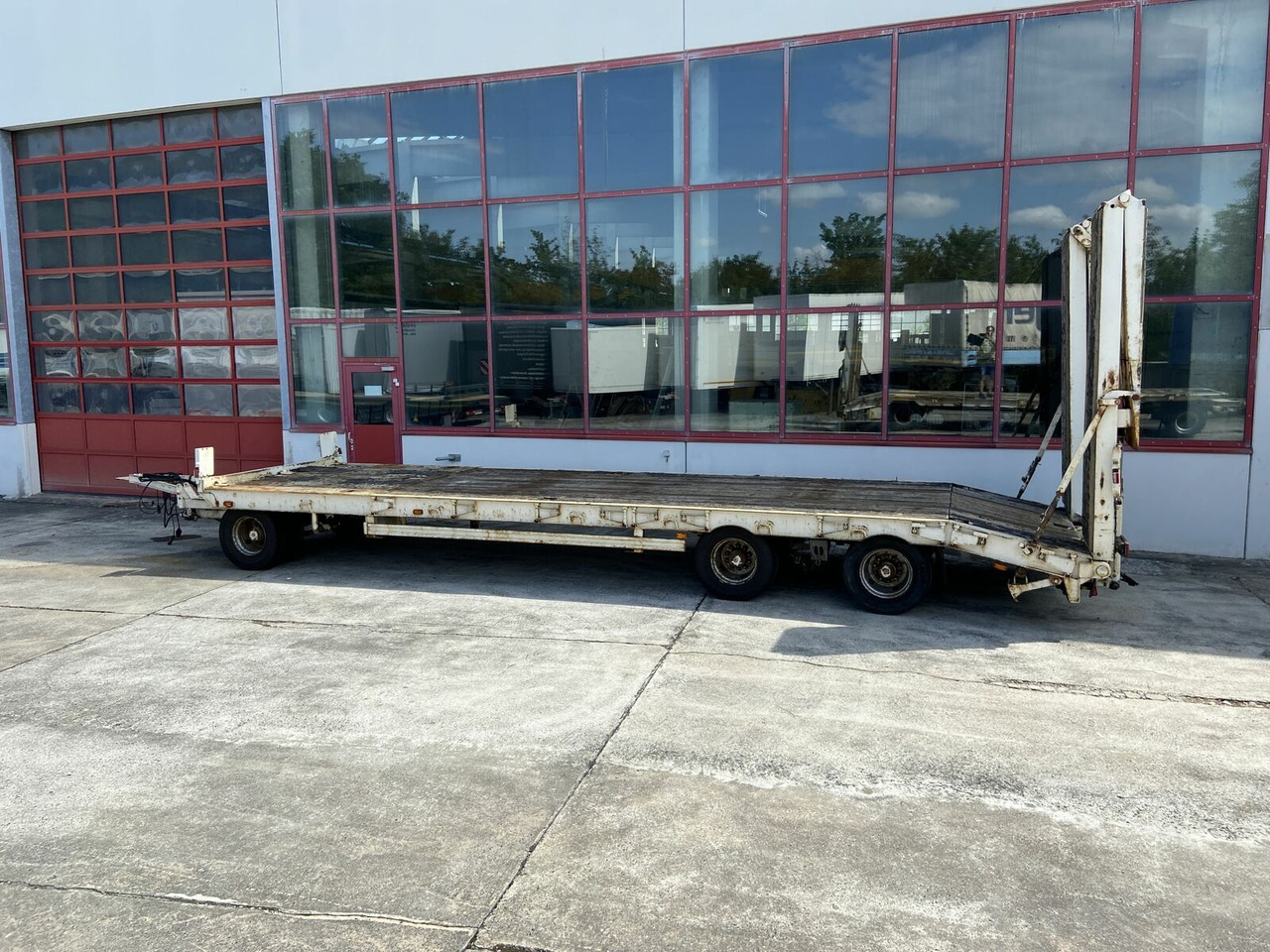 Müller-Mitteltal 3 Achs Tieflader 9,20 m Ladefläche - مقطورة مسطحة منخفضة: صورة 3 Müller-Mitteltal 3 Achs Tieflader 9,20 m Ladefläche - مقطورة مسطحة منخفضة: صورة 3