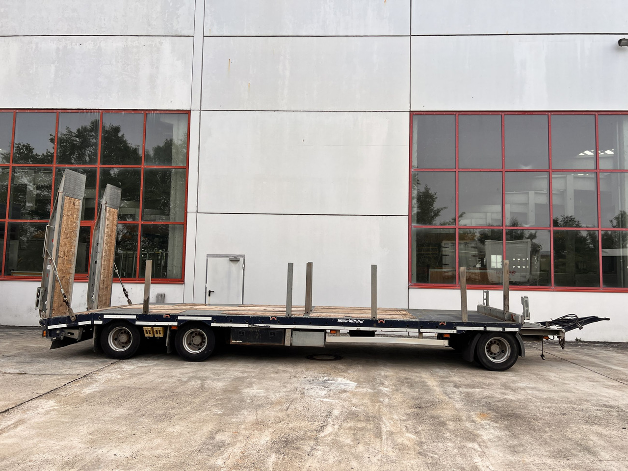 Müller Mitteltal D3  3 Achs Tieflader 9 m, Verzinkt, Wenig Benutzt - مقطورة مسطحة منخفضة: صورة 1 Müller Mitteltal D3  3 Achs Tieflader 9 m, Verzinkt, Wenig Benutzt - مقطورة مسطحة منخفضة: صورة 1