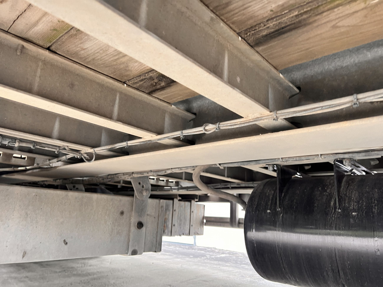 Müller Mitteltal D3 3 Achs Tieflader 9 m, Verzinkt, Wenig Benutzt - مقطورة مسطحة منخفضة: صورة 2 Müller Mitteltal D3 3 Achs Tieflader 9 m, Verzinkt, Wenig Benutzt - مقطورة مسطحة منخفضة: صورة 2