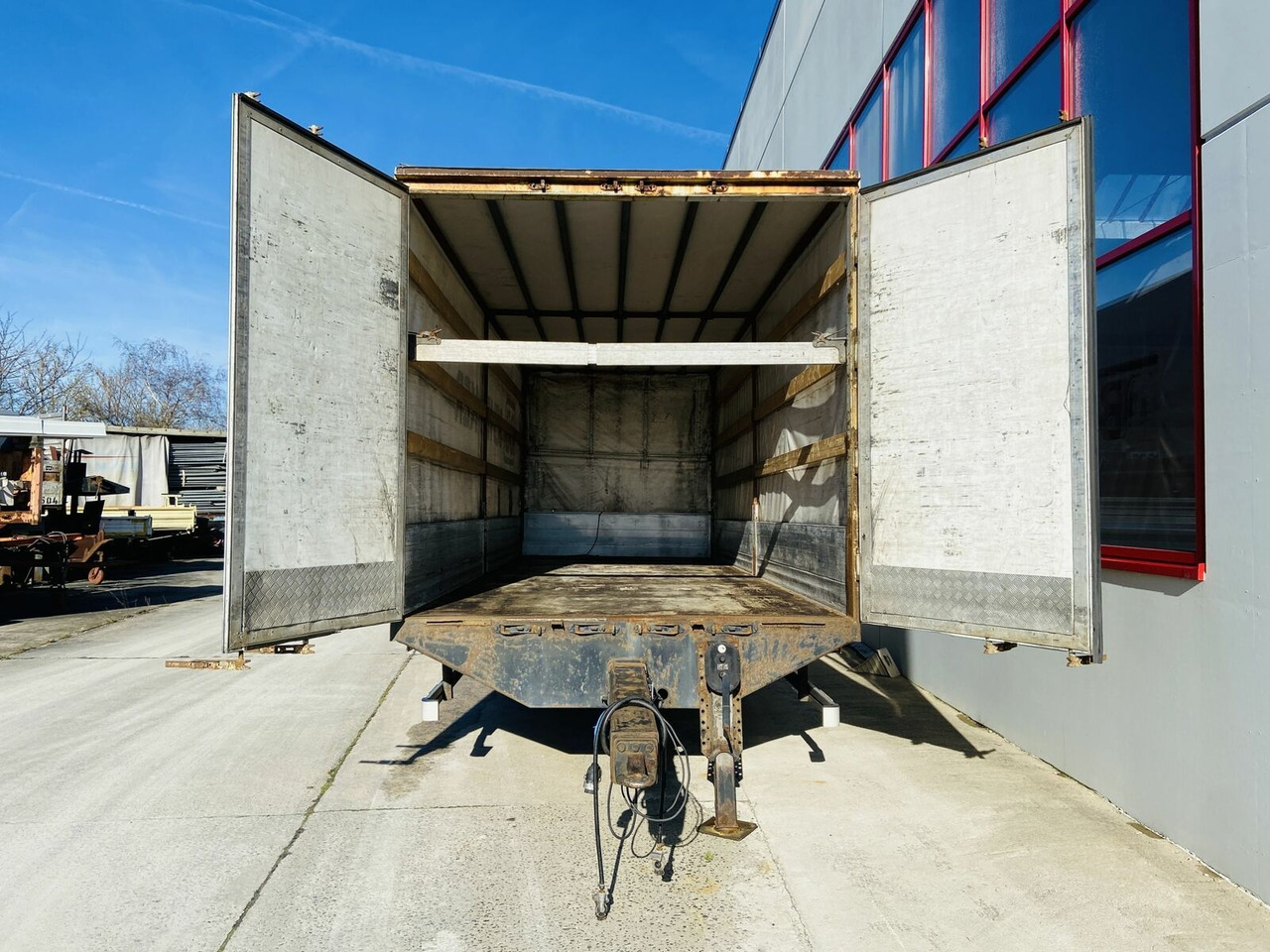 Tandem Planenanhänger - مقطورة ستارة جانبية: صورة 3 Tandem Planenanhänger - مقطورة ستارة جانبية: صورة 3