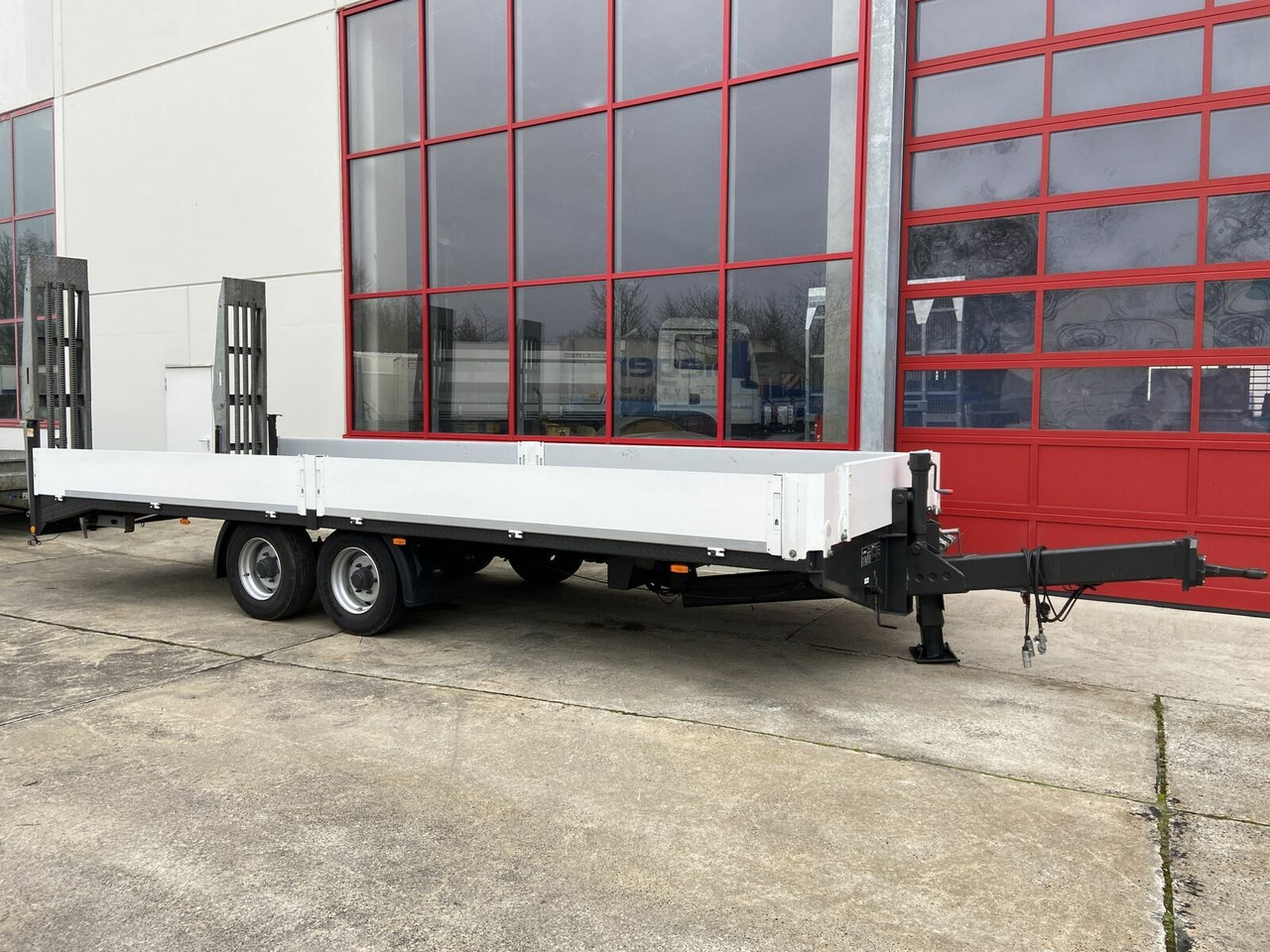 Tandemtieflader 7 m LadeflächeNeuwertig - مقطورة مسطحة منخفضة: صورة 2 Tandemtieflader 7 m LadeflächeNeuwertig - مقطورة مسطحة منخفضة: صورة 2