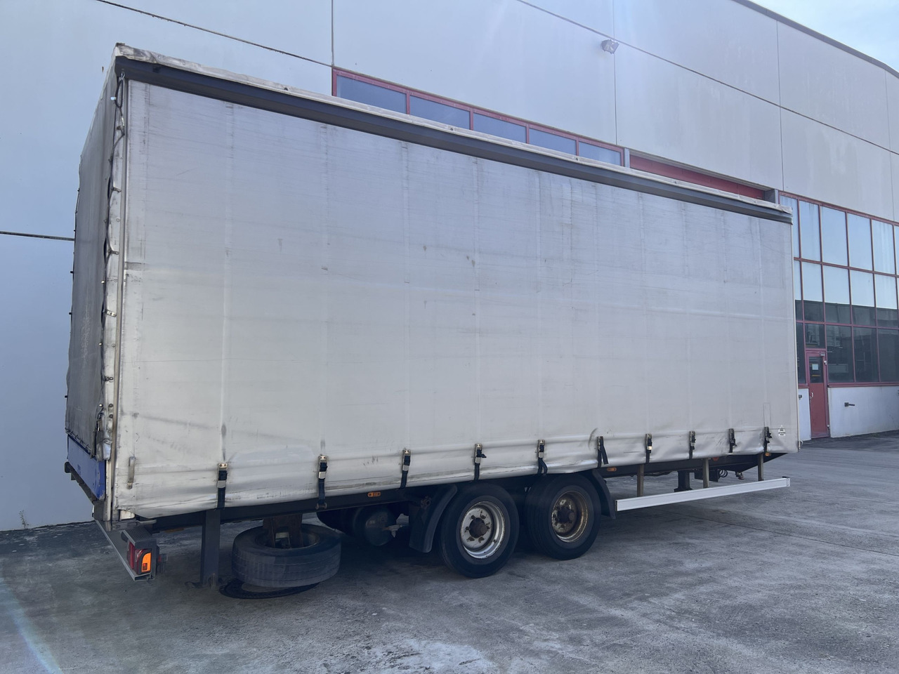 Tang, Karl ZCS 105 Tandem- Planenanhänger - مقطورة ستارة جانبية: صورة 3 Tang, Karl ZCS 105 Tandem- Planenanhänger - مقطورة ستارة جانبية: صورة 3