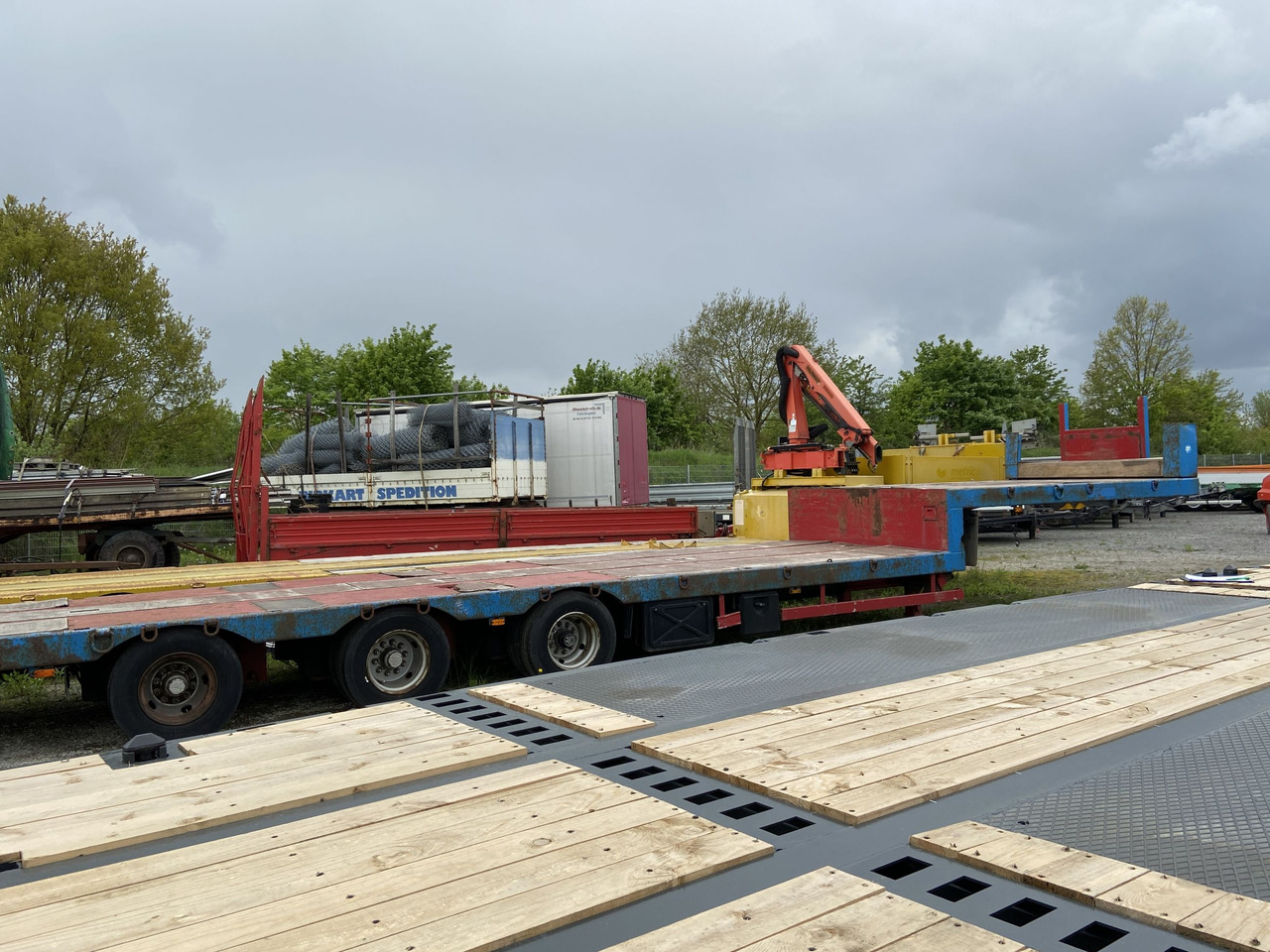 Stp 3 Achs Satteltieflader Platofür Fertigteile oder Baumaschinen - عربة منخفضة مسطحة نصف مقطورة: صورة 4 Stp 3 Achs Satteltieflader Platofür Fertigteile oder Baumaschinen - عربة منخفضة مسطحة نصف مقطورة: صورة 4