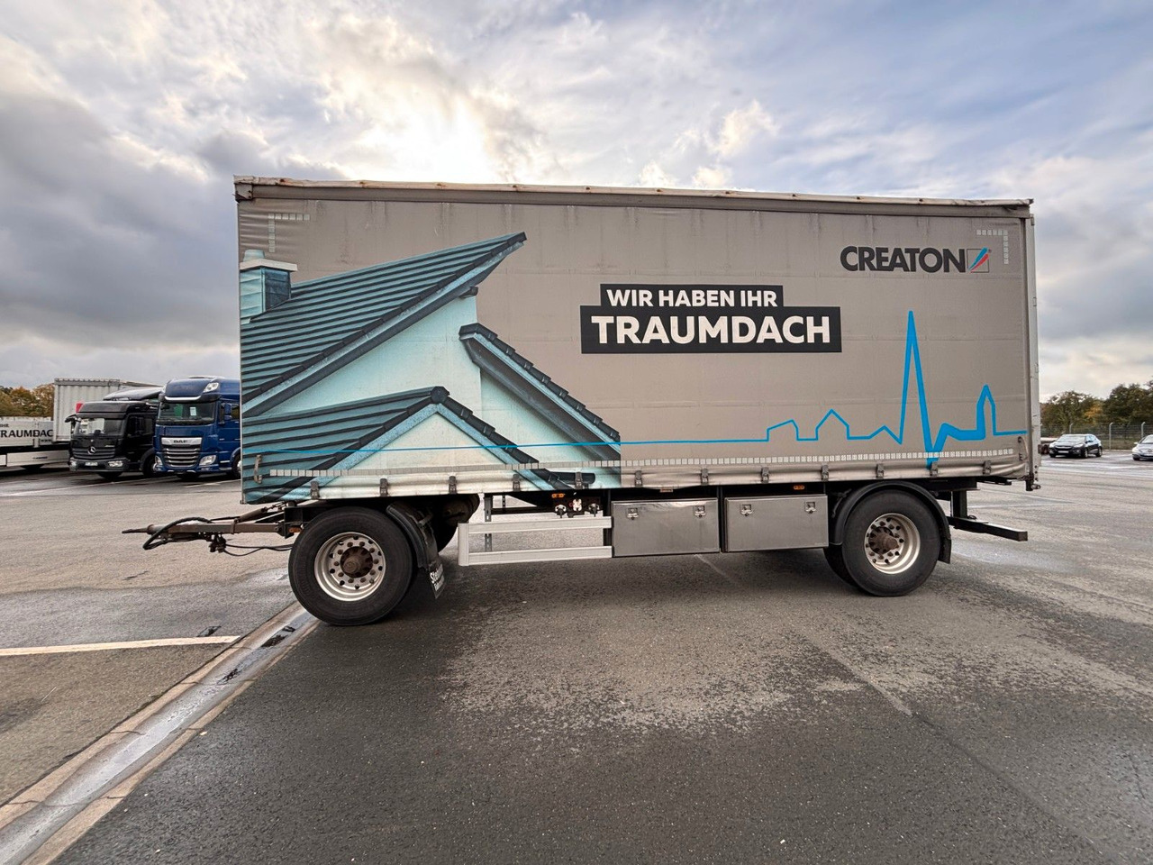 AZP18 Plane + Staplerhalterung - مقطورة ستارة جانبية: صورة 1 AZP18 Plane + Staplerhalterung - مقطورة ستارة جانبية: صورة 1