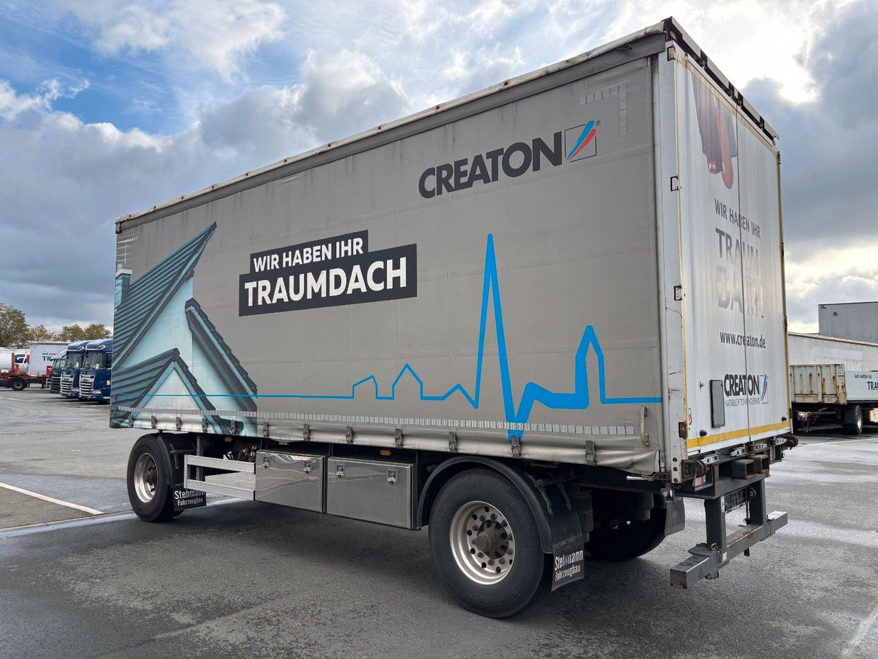 AZP18 Plane + Staplerhalterung - مقطورة ستارة جانبية: صورة 2 AZP18 Plane + Staplerhalterung - مقطورة ستارة جانبية: صورة 2