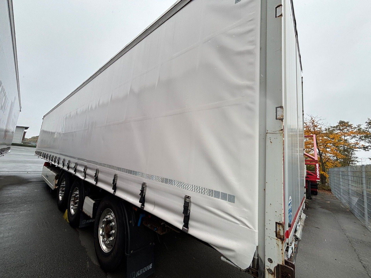 Krone SD Plane Mitnahmestapler Nachlaufachse - نصف مقطورة ستارة: صورة 2 Krone SD Plane Mitnahmestapler Nachlaufachse - نصف مقطورة ستارة: صورة 2