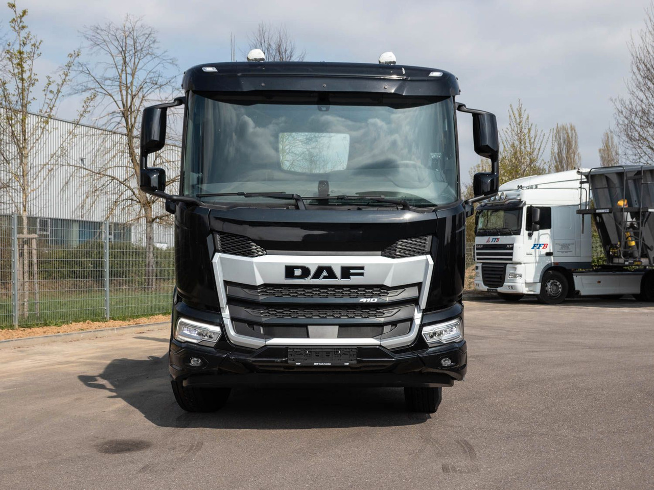 DAF FA XD 410 VDL Absetzkipper DAF FA XD 410 VDL Absetzkipper - شاحنة نقل المخلفات: صورة 2 DAF FA XD 410 VDL Absetzkipper DAF FA XD 410 VDL Absetzkipper - شاحنة نقل المخلفات: صورة 2
