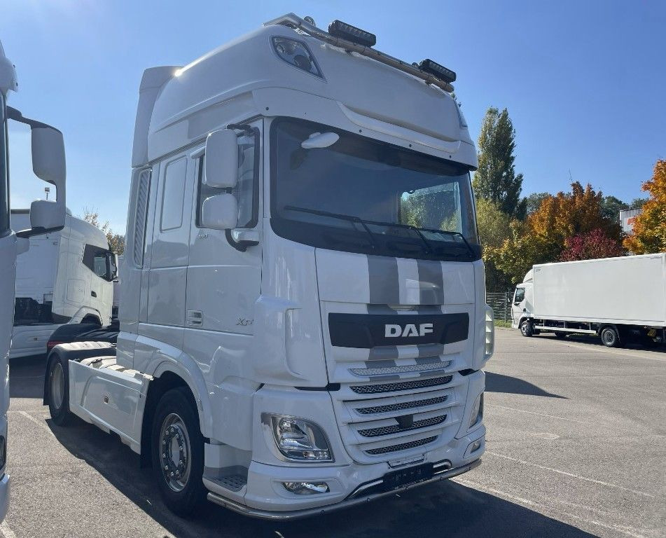 DAF FT XF480 SSC, 2x Tank, Standklima, Lampenbügel DAF FT XF480 SSC, 2x Tank, Standklima, Lampenbügel - وحدة جر: صورة 2 DAF FT XF480 SSC, 2x Tank, Standklima, Lampenbügel DAF FT XF480 SSC, 2x Tank, Standklima, Lampenbügel - وحدة جر: صورة 2