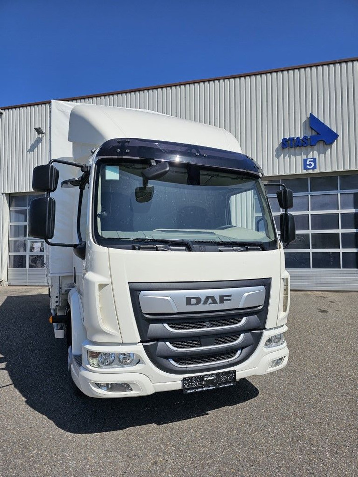 DAF LF 210 7,49t Spier Pritsche-Plane LBW Tageszulas DAF FA LF 210 08t Spier Pritsche mit LBW - شاحنة ستارة: صورة 2 DAF LF 210 7,49t Spier Pritsche-Plane LBW Tageszulas DAF FA LF 210 08t Spier Pritsche mit LBW - شاحنة ستارة: صورة 2