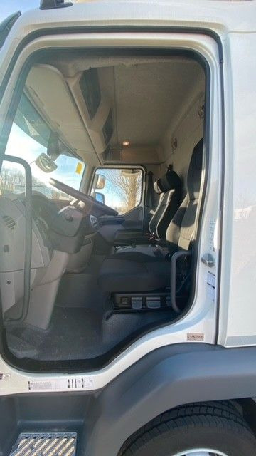 DAF LF 210 8t Pritsche-Plane LBW Tageszulassung DAF FA LF 210 08t Spier Pritsche-Plane - شاحنة ستارة: صورة 5 DAF LF 210 8t Pritsche-Plane LBW Tageszulassung DAF FA LF 210 08t Spier Pritsche-Plane - شاحنة ستارة: صورة 5