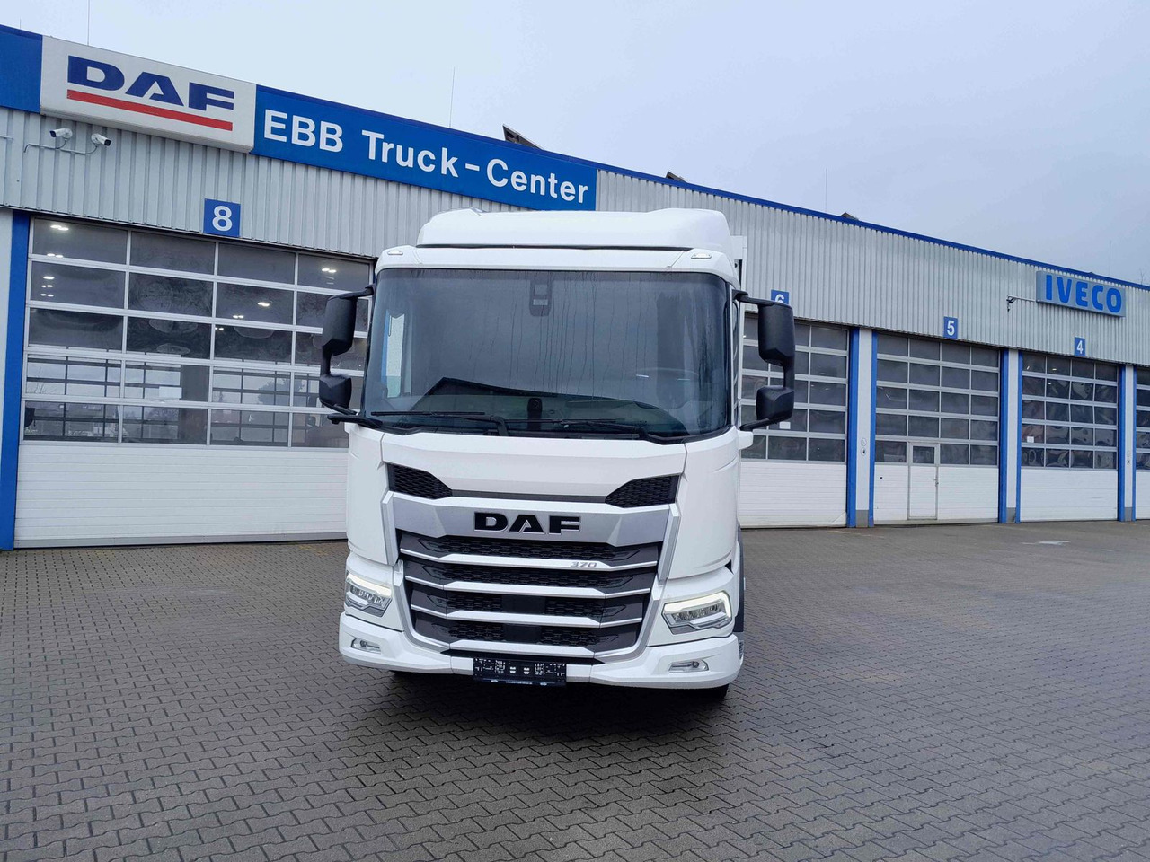 DAF XD 370 Fahrgestell DAF XD 370 Fa Swing-Board-Aufbau - شاحنة هيكل كابينة: صورة 2 DAF XD 370 Fahrgestell DAF XD 370 Fa Swing-Board-Aufbau - شاحنة هيكل كابينة: صورة 2