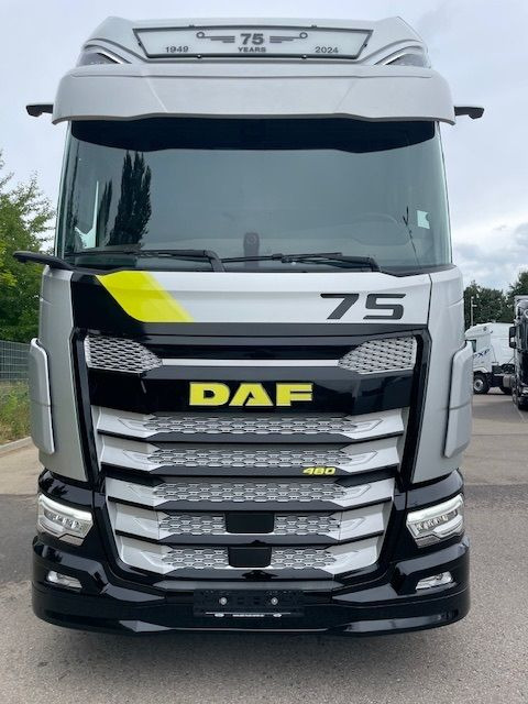 DAF XG+ 480 FT 75 Jahre DAF Edition "Limitiert" DAF XG+ 480 FT 75 Jahre DAF Edition - وحدة جر: صورة 4 DAF XG+ 480 FT 75 Jahre DAF Edition "Limitiert" DAF XG+ 480 FT 75 Jahre DAF Edition - وحدة جر: صورة 4