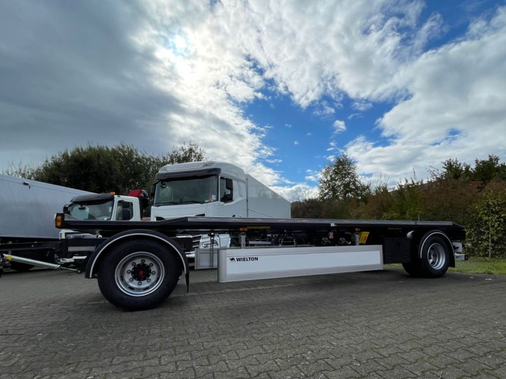 Wielton 2-Achs Außenroller-Abrollanhänger Wielton 2-Achs Außenroller-Abrollanhänger - مقطورة هوك ليفت/ لود لوجر: صورة 2 Wielton 2-Achs Außenroller-Abrollanhänger Wielton 2-Achs Außenroller-Abrollanhänger - مقطورة هوك ليفت/ لود لوجر: صورة 2