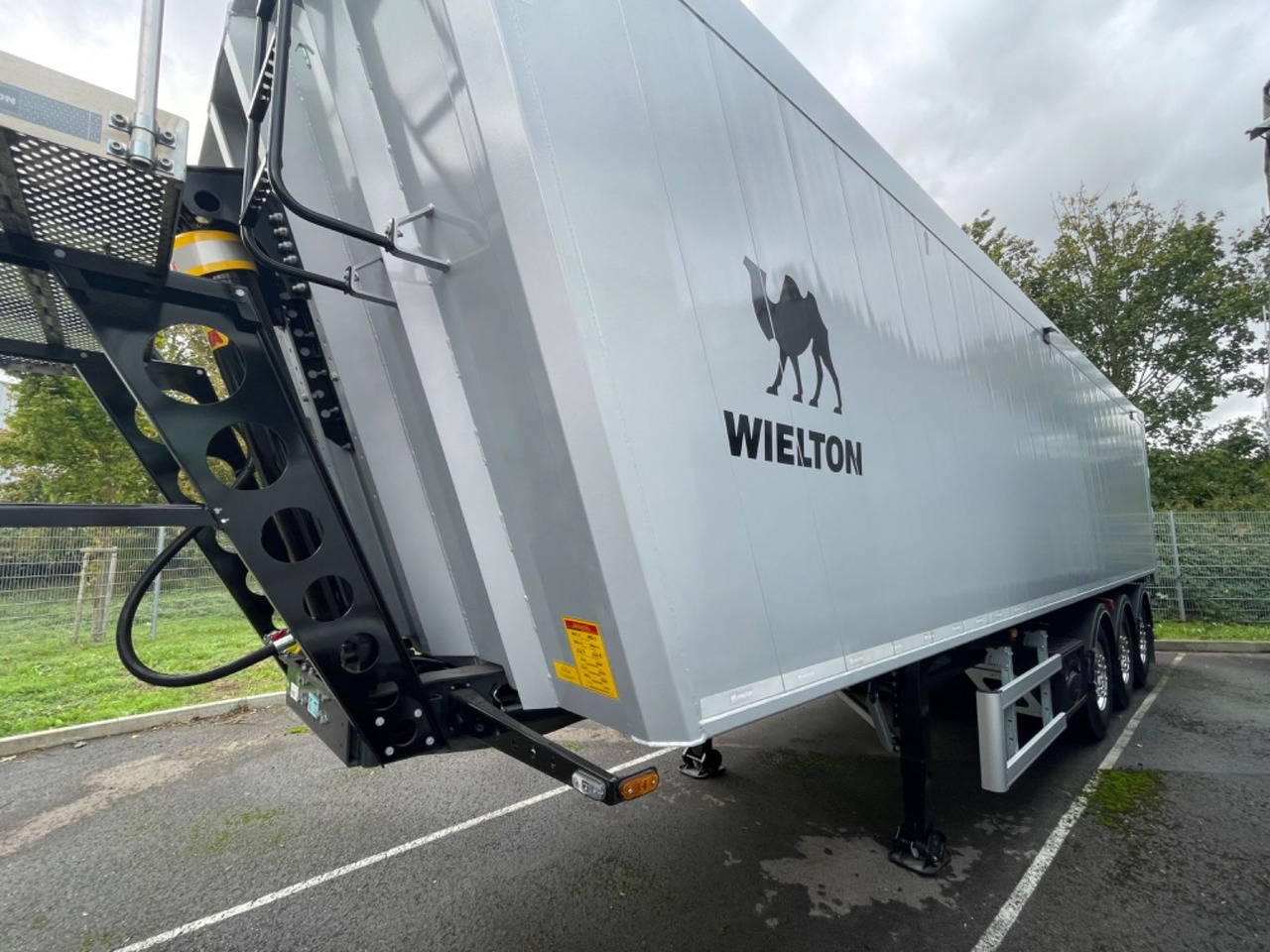 Wielton Bulk Master 51 cbm 3-Achs Alukipper Wielton Bulk Master 51 cbm 3-Achs Alukipper - قلابة نصف مقطورة نصف مقطورة قلابة: صورة 5 Wielton Bulk Master 51 cbm 3-Achs Alukipper Wielton Bulk Master 51 cbm 3-Achs Alukipper - قلابة نصف مقطورة نصف مقطورة قلابة: صورة 5