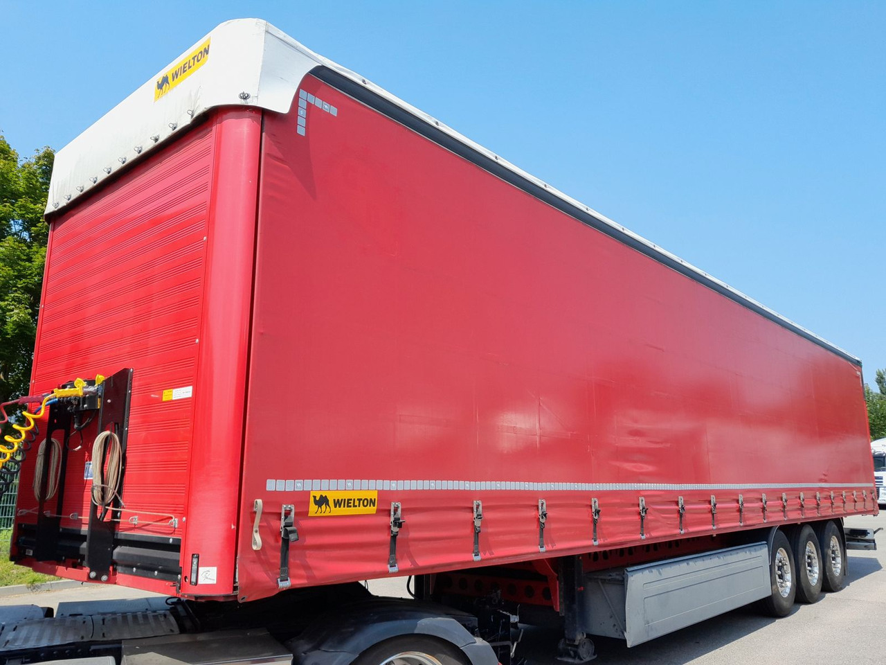 Wielton Strong Light Schiebeplanensattel NS3K - نصف مقطورة ستارة: صورة 1 Wielton Strong Light Schiebeplanensattel NS3K - نصف مقطورة ستارة: صورة 1