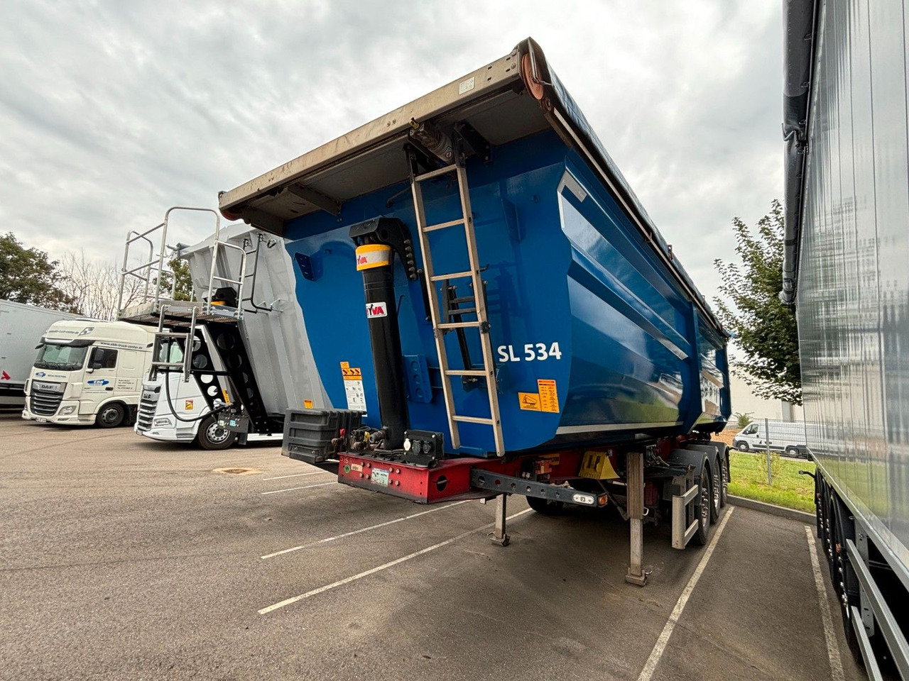 Wielton Strong Master 3-Achs-Kippsattelauflieger 33 cbm Wielton Strong Master 3-Achs-Kippsattelauflieger 33 cbm - قلابة نصف مقطورة نصف مقطورة قلابة: صورة 3 Wielton Strong Master 3-Achs-Kippsattelauflieger 33 cbm Wielton Strong Master 3-Achs-Kippsattelauflieger 33 cbm - قلابة نصف مقطورة نصف مقطورة قلابة: صورة 3