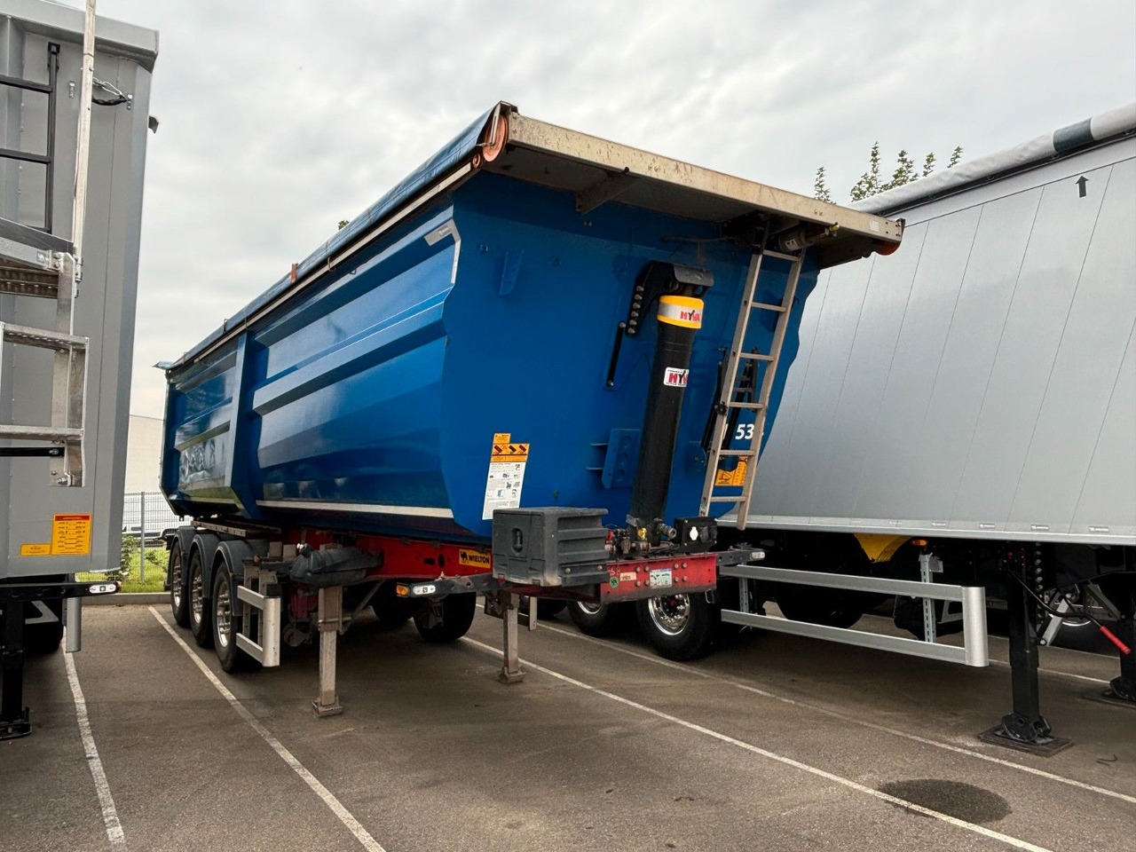 Wielton Strong Master 3-Achs-Kippsattelauflieger 33 cbm Wielton Strong Master 3-Achs-Kippsattelauflieger 33 cbm - قلابة نصف مقطورة نصف مقطورة قلابة: صورة 2 Wielton Strong Master 3-Achs-Kippsattelauflieger 33 cbm Wielton Strong Master 3-Achs-Kippsattelauflieger 33 cbm - قلابة نصف مقطورة نصف مقطورة قلابة: صورة 2