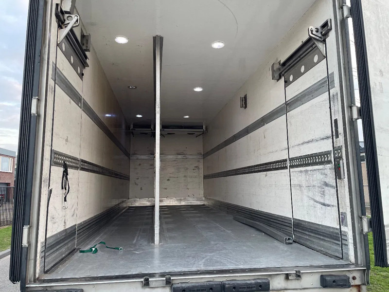Renault Midlum 270 2010 chereau + carrier - شاحنة الفريزر: صورة 4 Renault Midlum 270 2010 chereau + carrier - شاحنة الفريزر: صورة 4