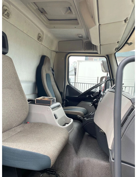 شاحنة مقفلة Volvo FL 210 euro 6 2015: صورة 17