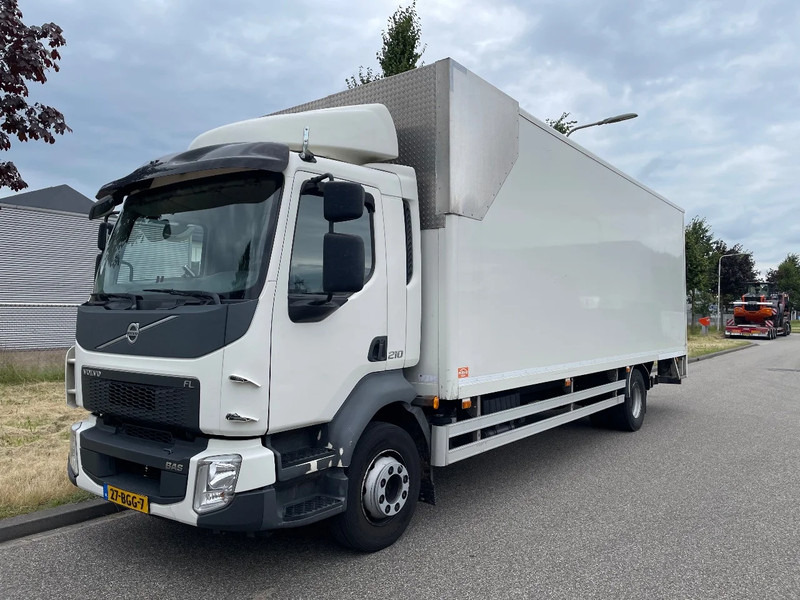 Volvo FL 210 euro 6 2015 - شاحنة مقفلة: صورة 1 Volvo FL 210 euro 6 2015 - شاحنة مقفلة: صورة 1